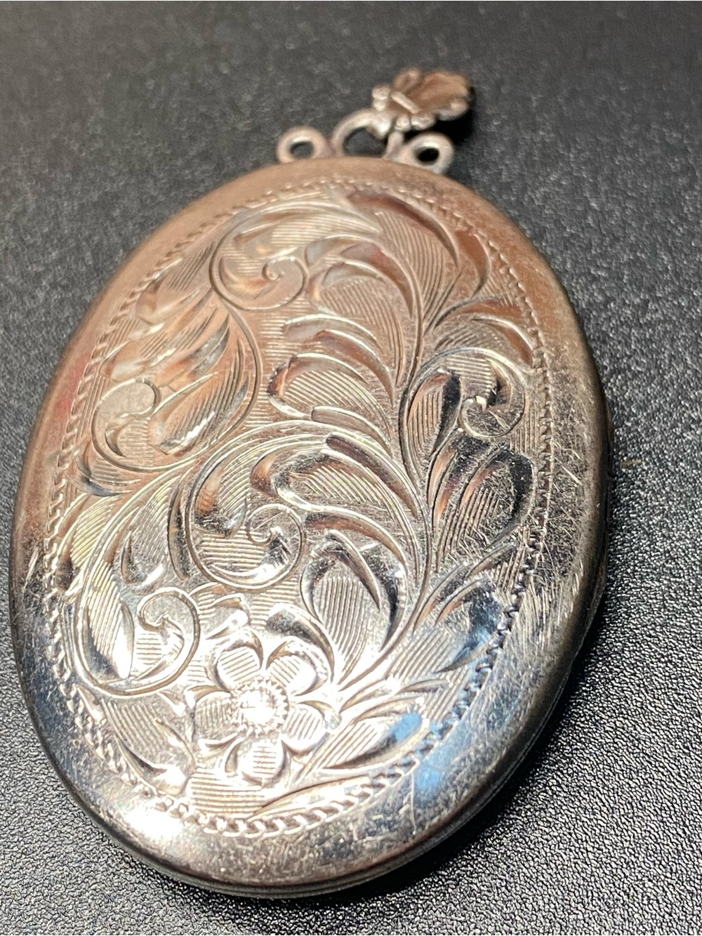 Rare Smith & Bond Sterling Silver Engraved Photo  Locket Pendant  Floral Design